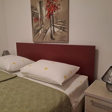 Apartment Mira シベニク エクステリア 写真