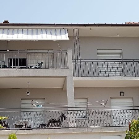 Apartment Mira シベニク エクステリア 写真