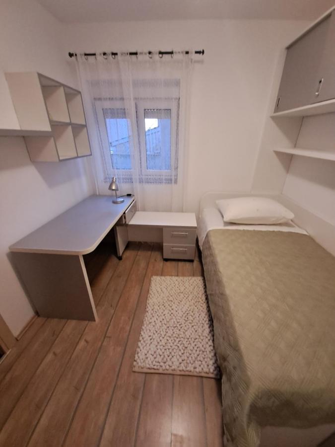 Apartment Mira シベニク エクステリア 写真