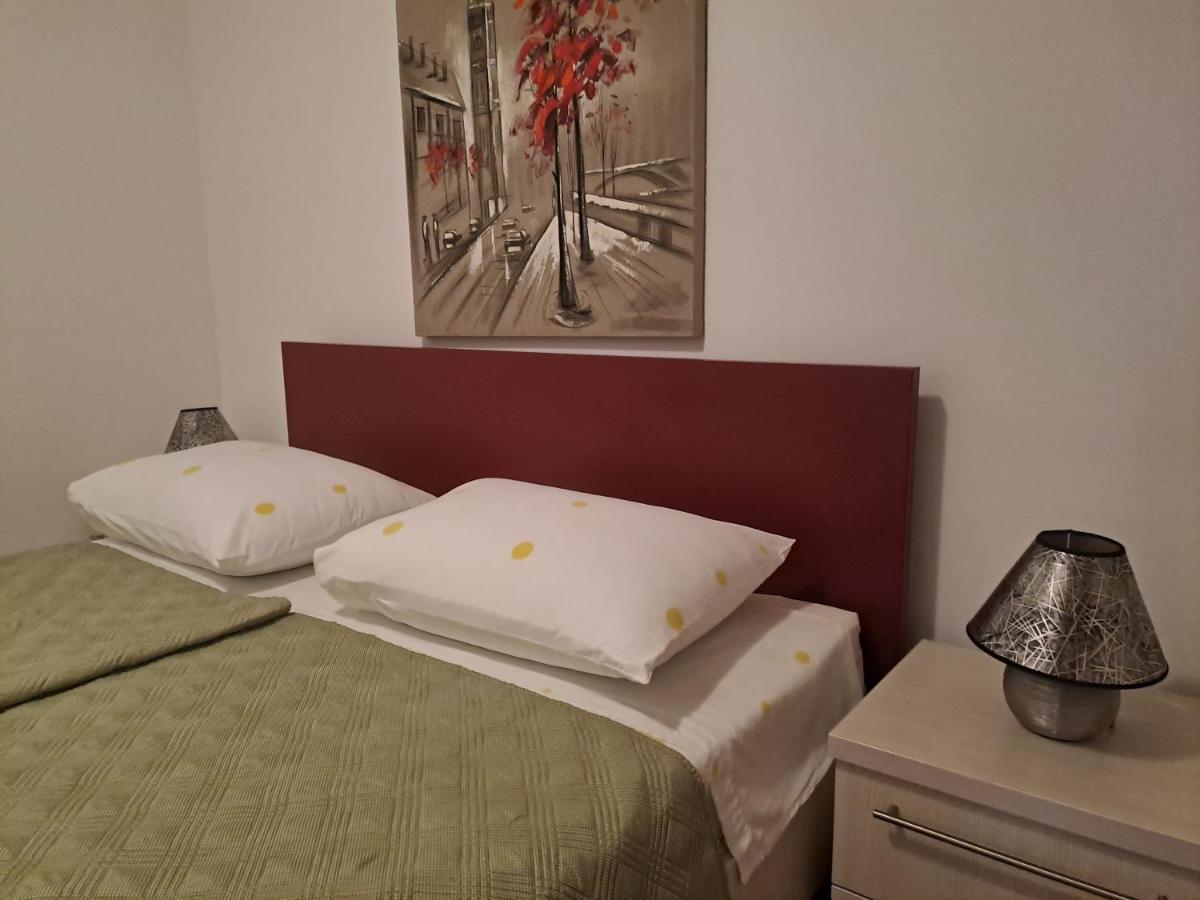 Apartment Mira シベニク エクステリア 写真
