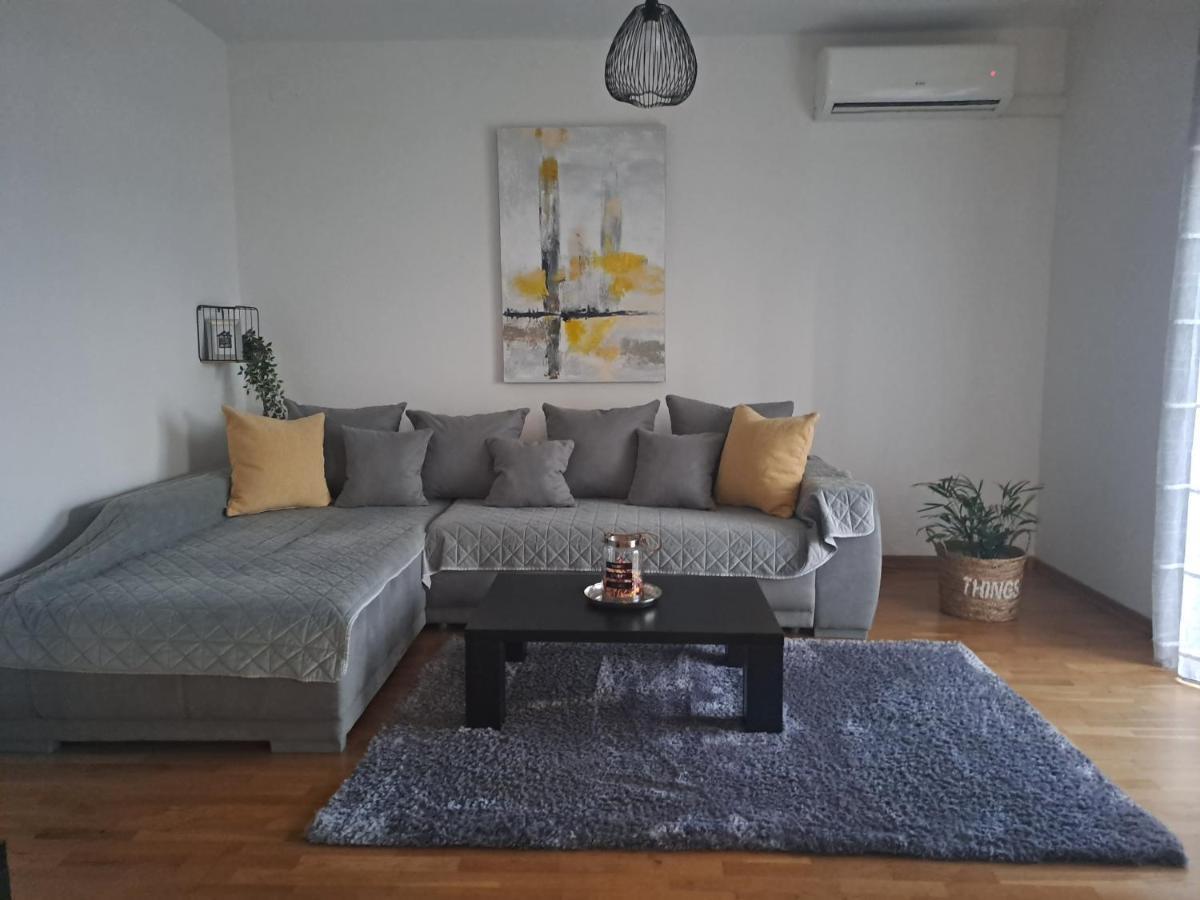 Apartment Mira シベニク エクステリア 写真